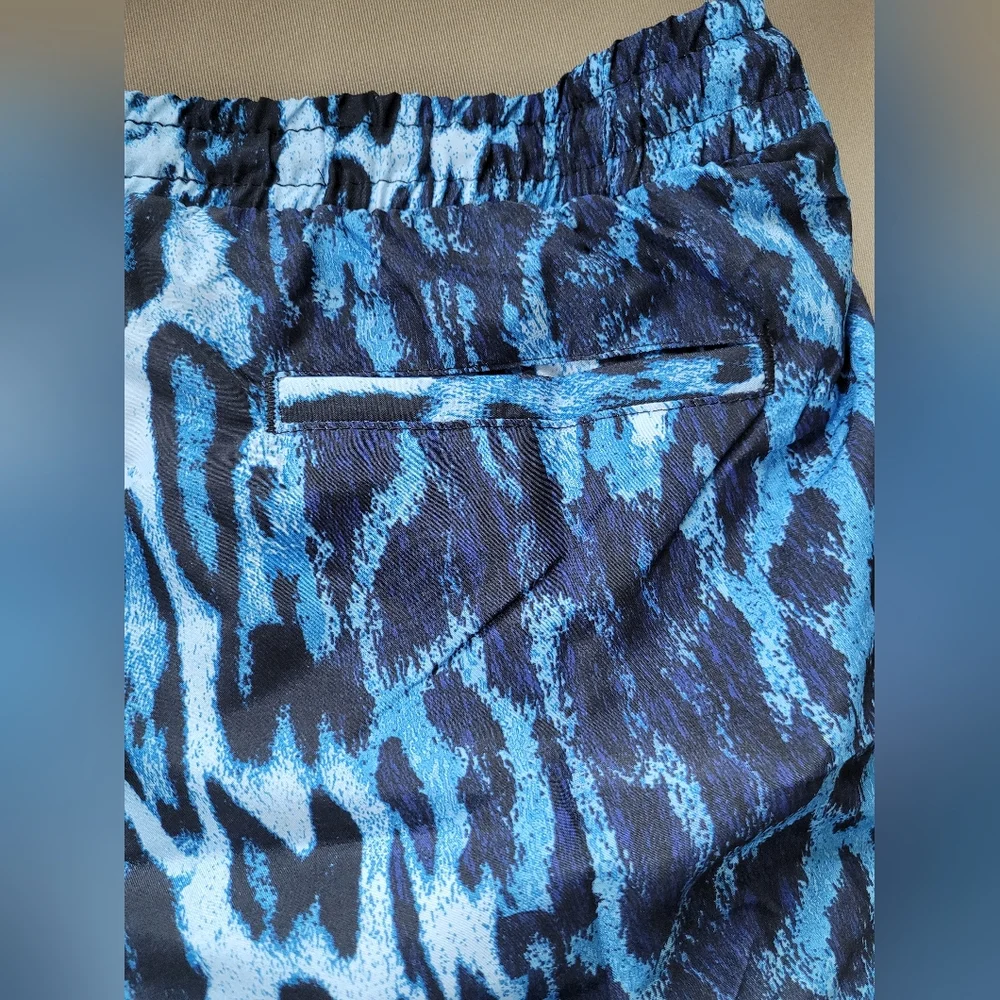 INC Men's Swim Trunks Blue Animal Print NEW Mesh Lined Pockets Size L NWT